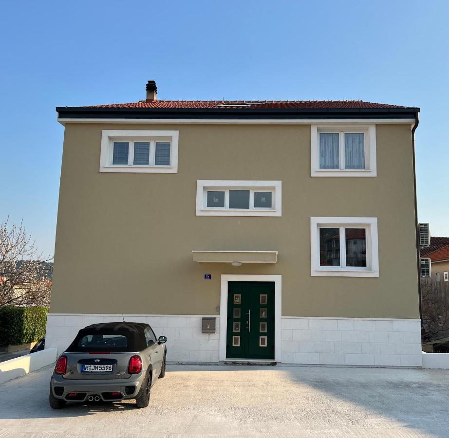 Vila Zrina - Apartmani Trogir Ngoại thất bức ảnh
