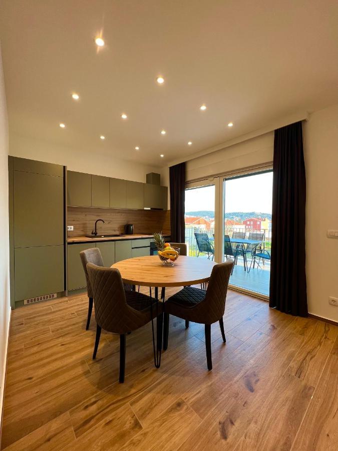 Vila Zrina - Apartmani Trogir Ngoại thất bức ảnh