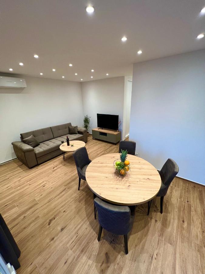 Vila Zrina - Apartmani Trogir Ngoại thất bức ảnh