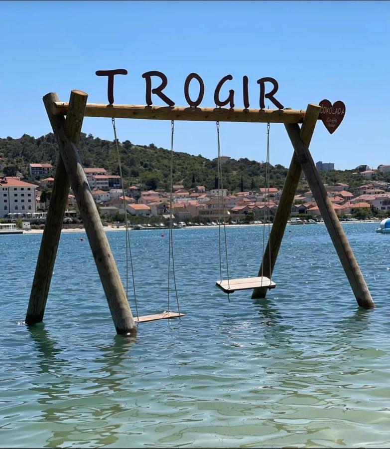 Vila Zrina - Apartmani Trogir Ngoại thất bức ảnh