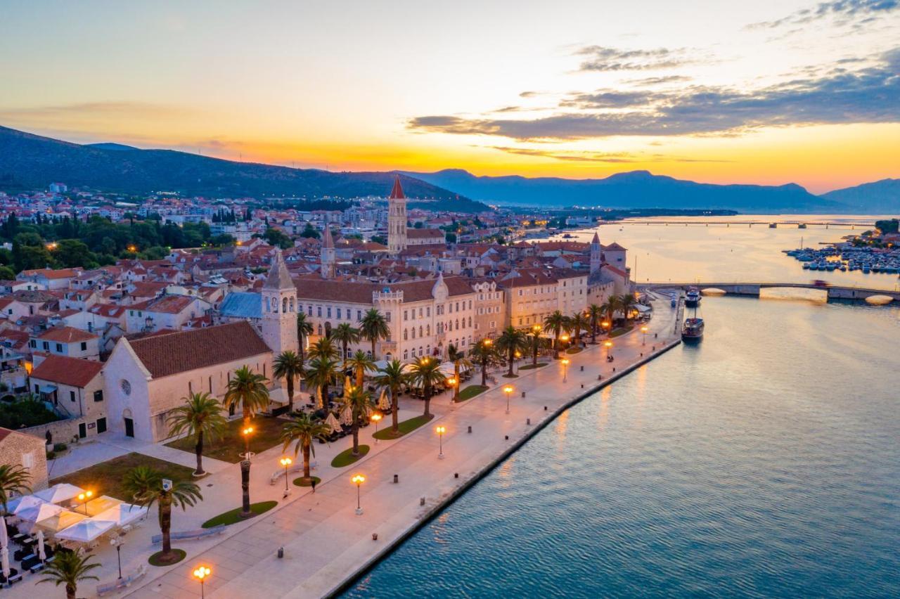 Vila Zrina - Apartmani Trogir Ngoại thất bức ảnh