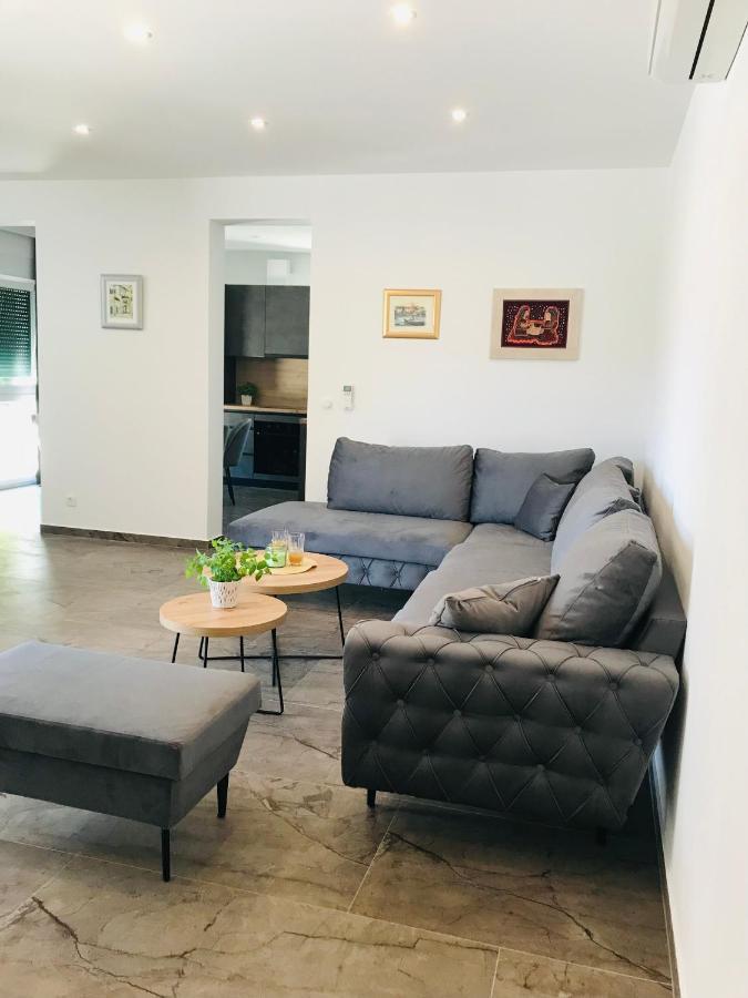 Vila Zrina - Apartmani Trogir Ngoại thất bức ảnh