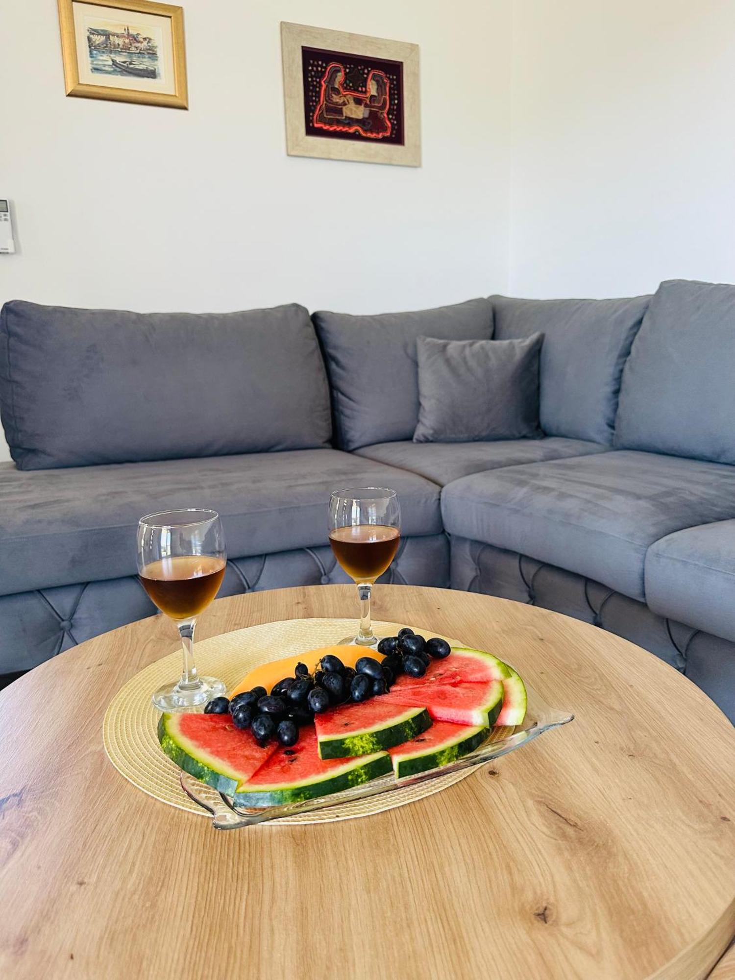 Vila Zrina - Apartmani Trogir Ngoại thất bức ảnh