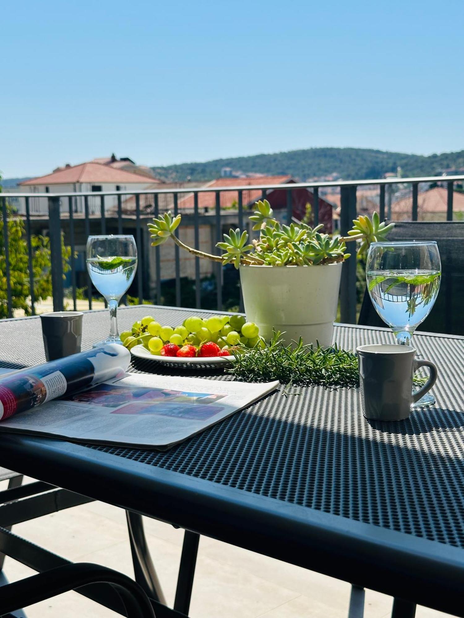 Vila Zrina - Apartmani Trogir Ngoại thất bức ảnh