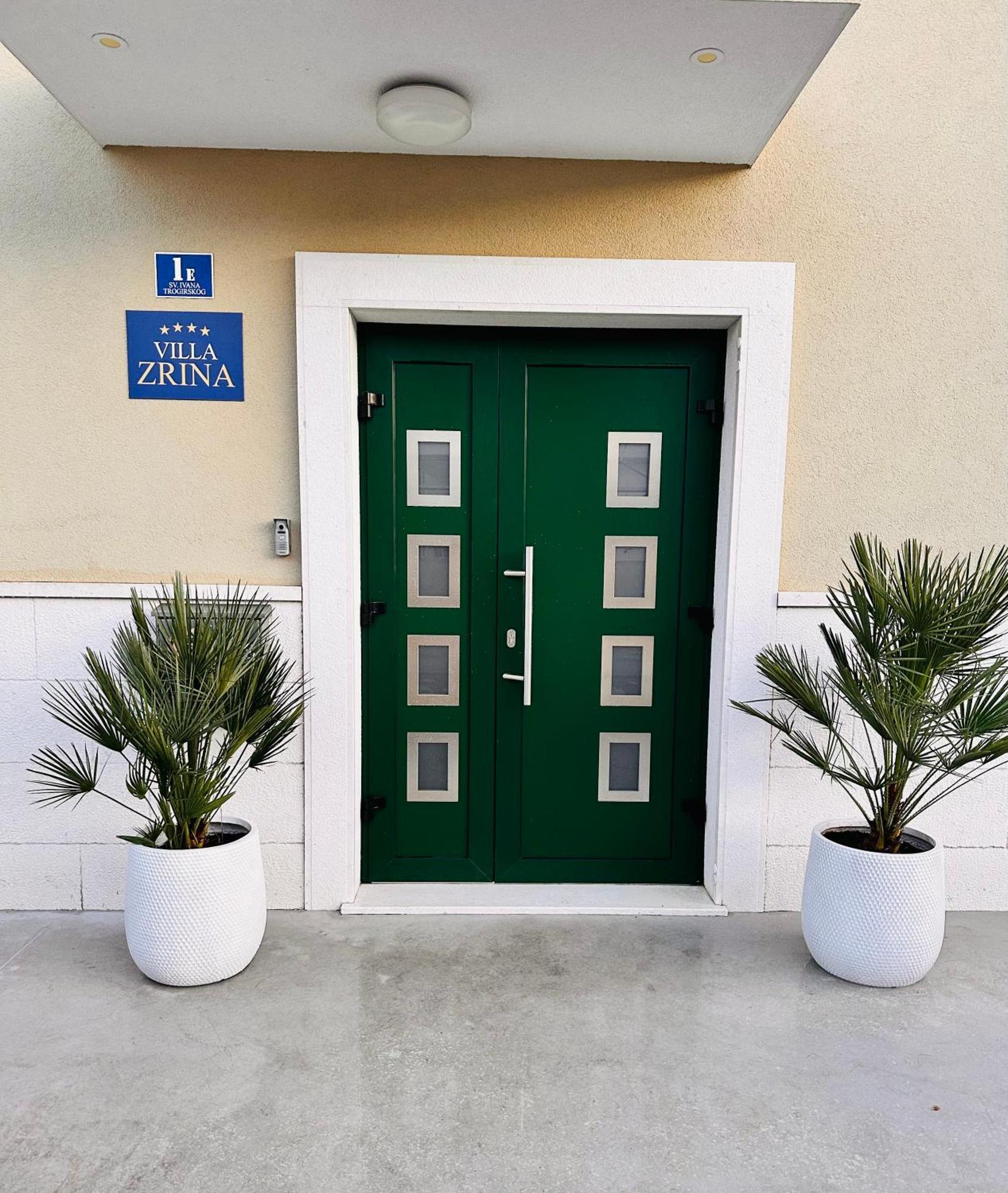 Vila Zrina - Apartmani Trogir Ngoại thất bức ảnh